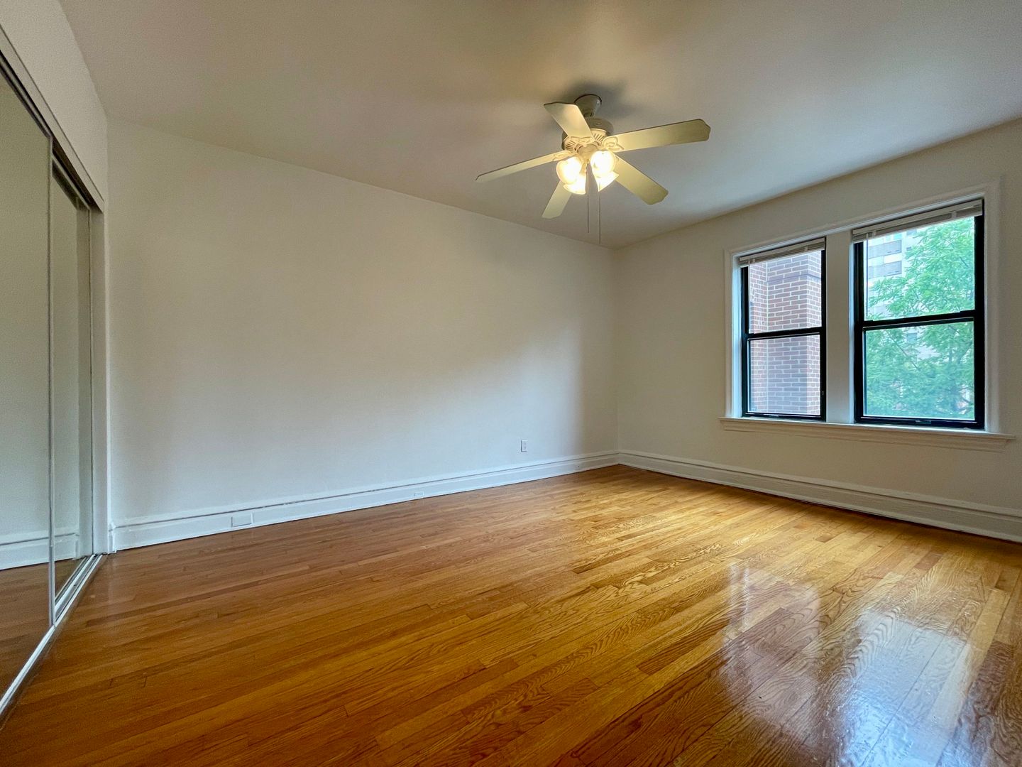 6240 Southwood Ave - 2E