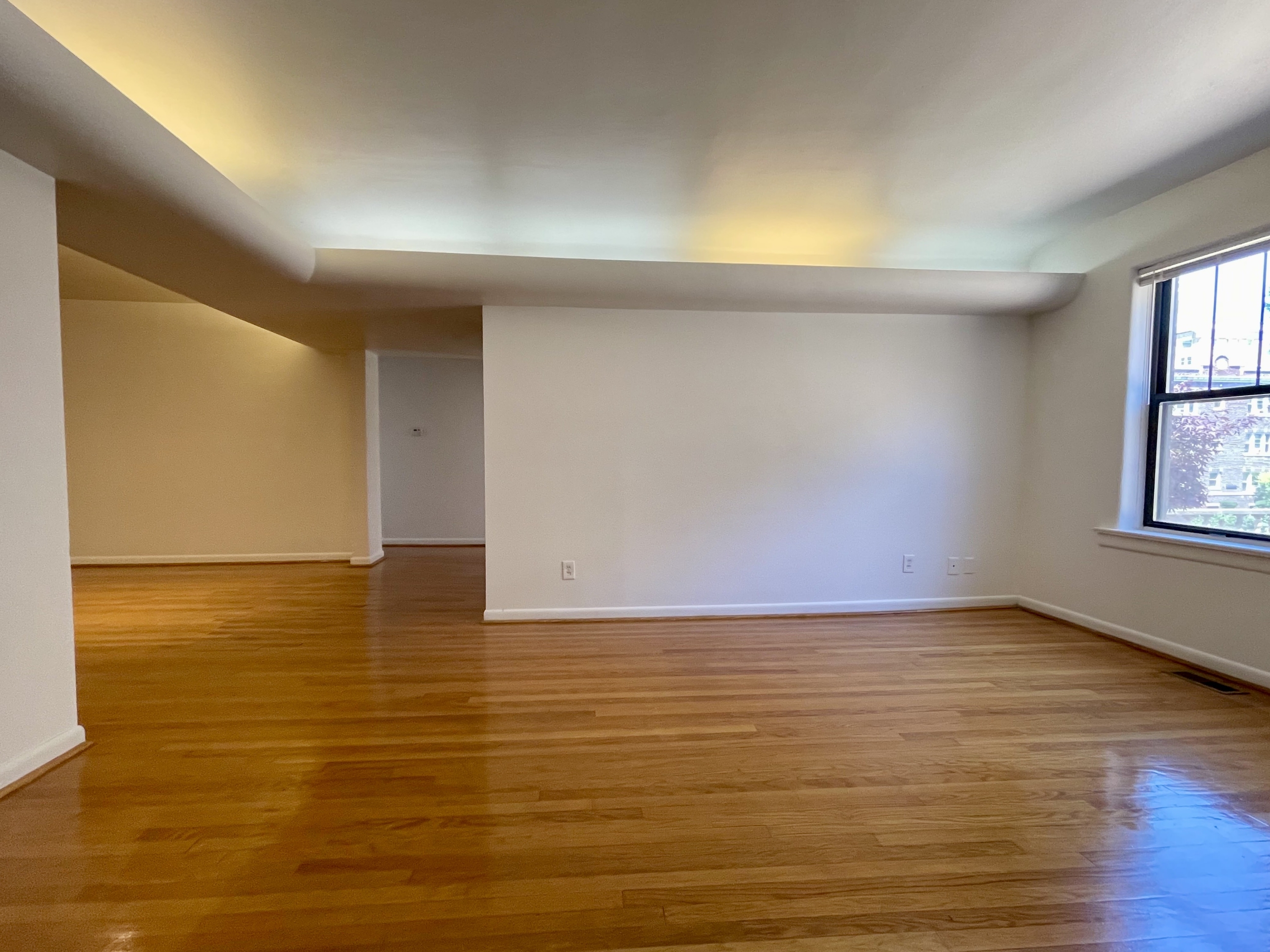 6242 Southwood Ave - 1N