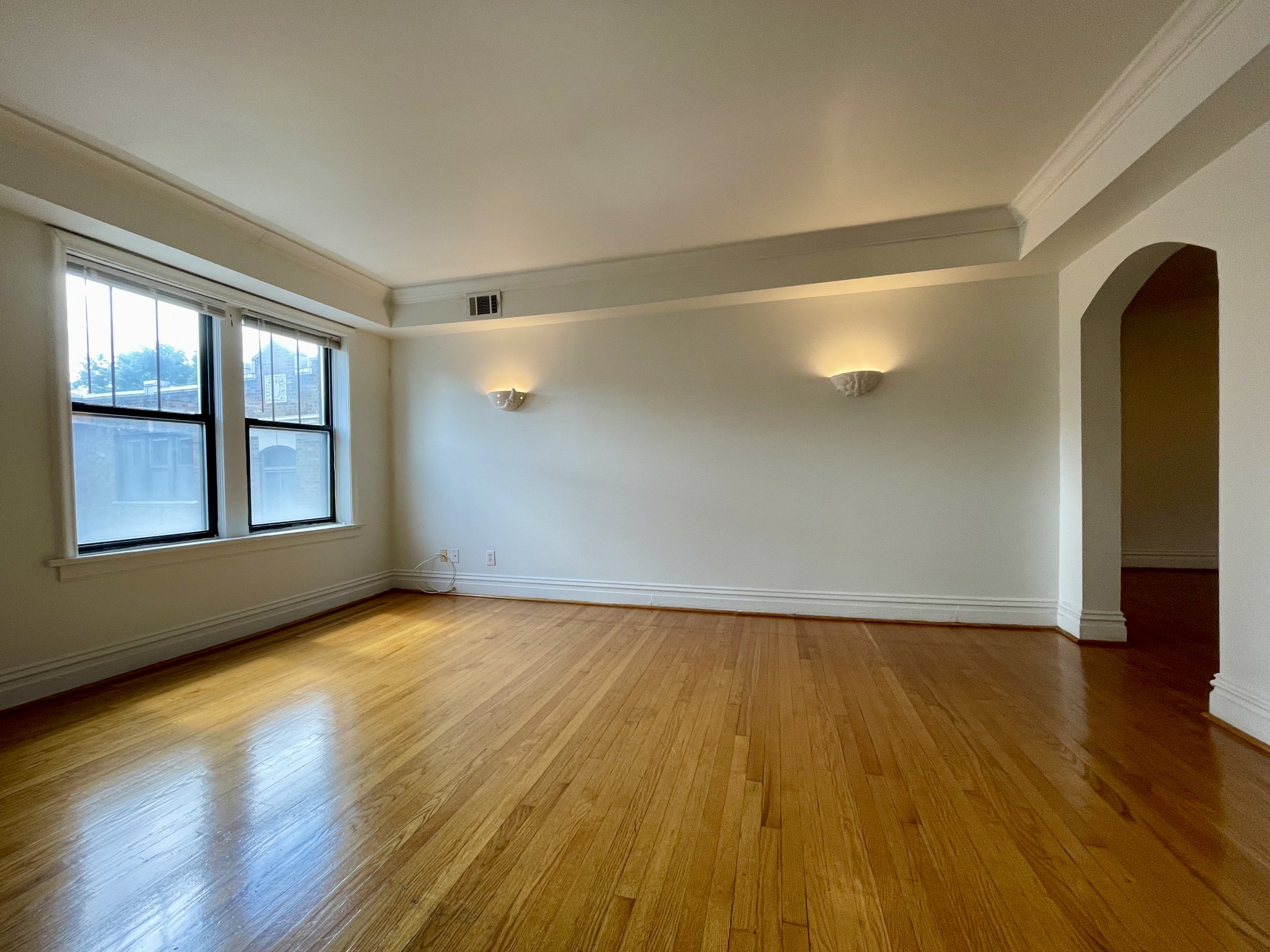 6242 Southwood Ave - 3N